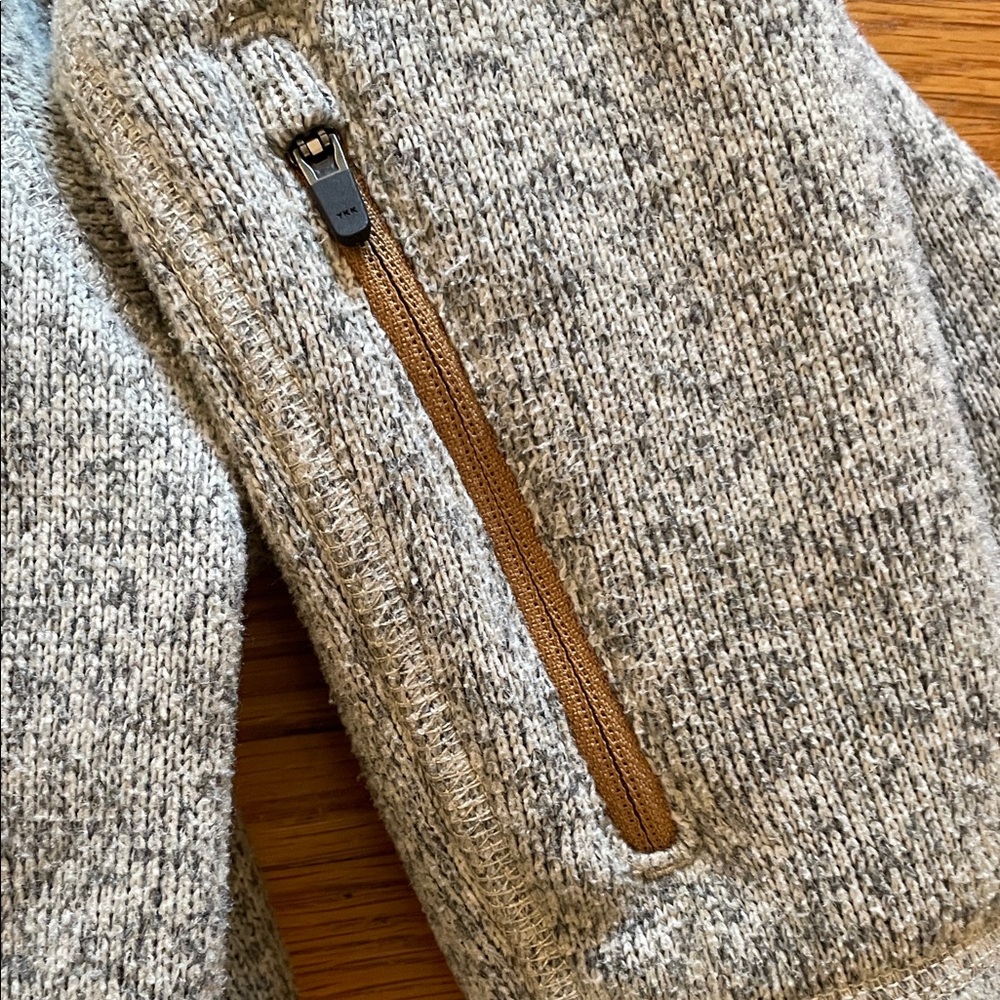 The North Face Men's Half-Zip Pullover in Heather Gray - Picture 5 of 9
